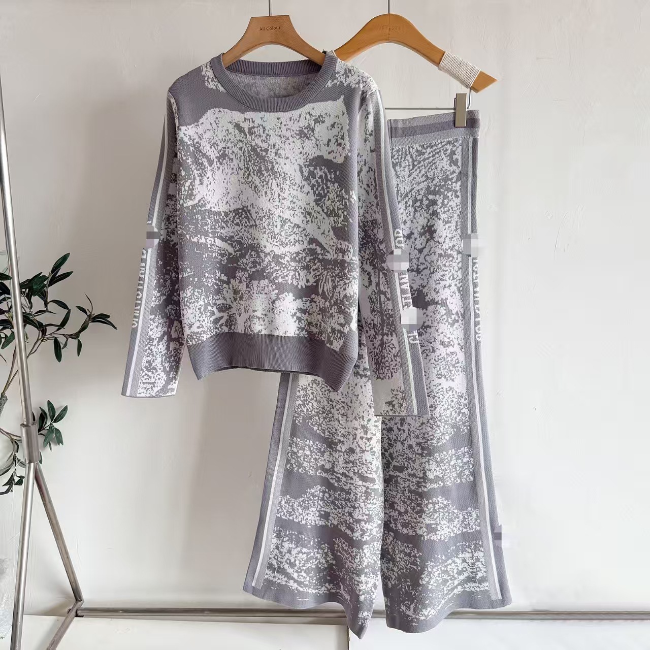 Women's knitted pullover suit casual set, autumn and winter jacquard wide leg pants two-piece set, fashionable B-line buckle tie knitted long sle - view 5
