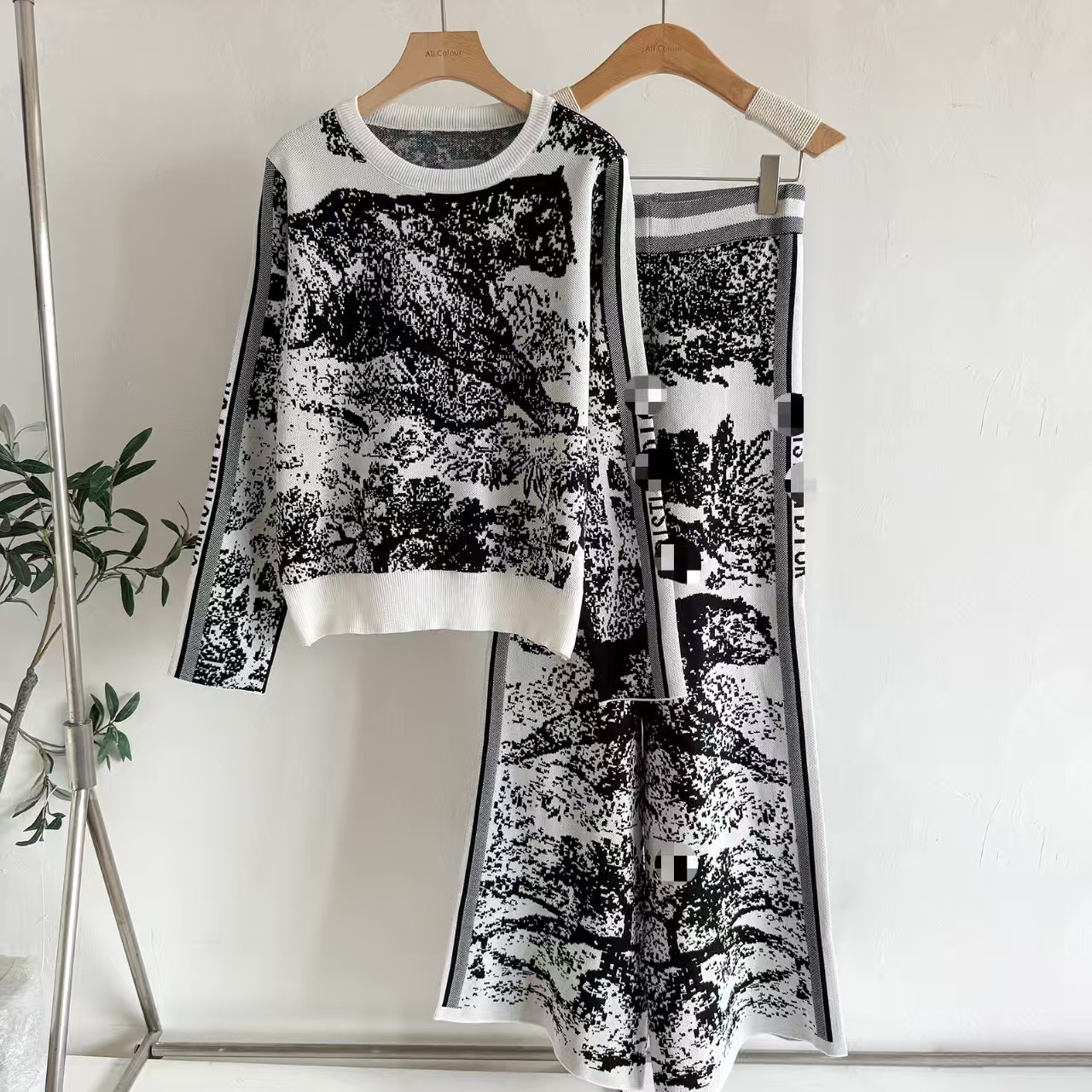 Women's knitted pullover suit casual set, autumn and winter jacquard wide leg pants two-piece set, fashionable B-line buckle tie knitted long sle - view 6