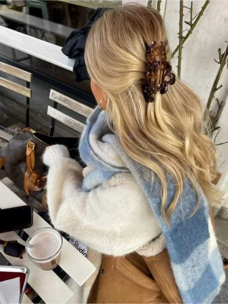 Fur Faux Leather Vest For Women Elegant Turndown Collar Sleeveless Warm Jackets 2025 Winter Chic Casual Female Waistcoat VestsT260907 - view 6