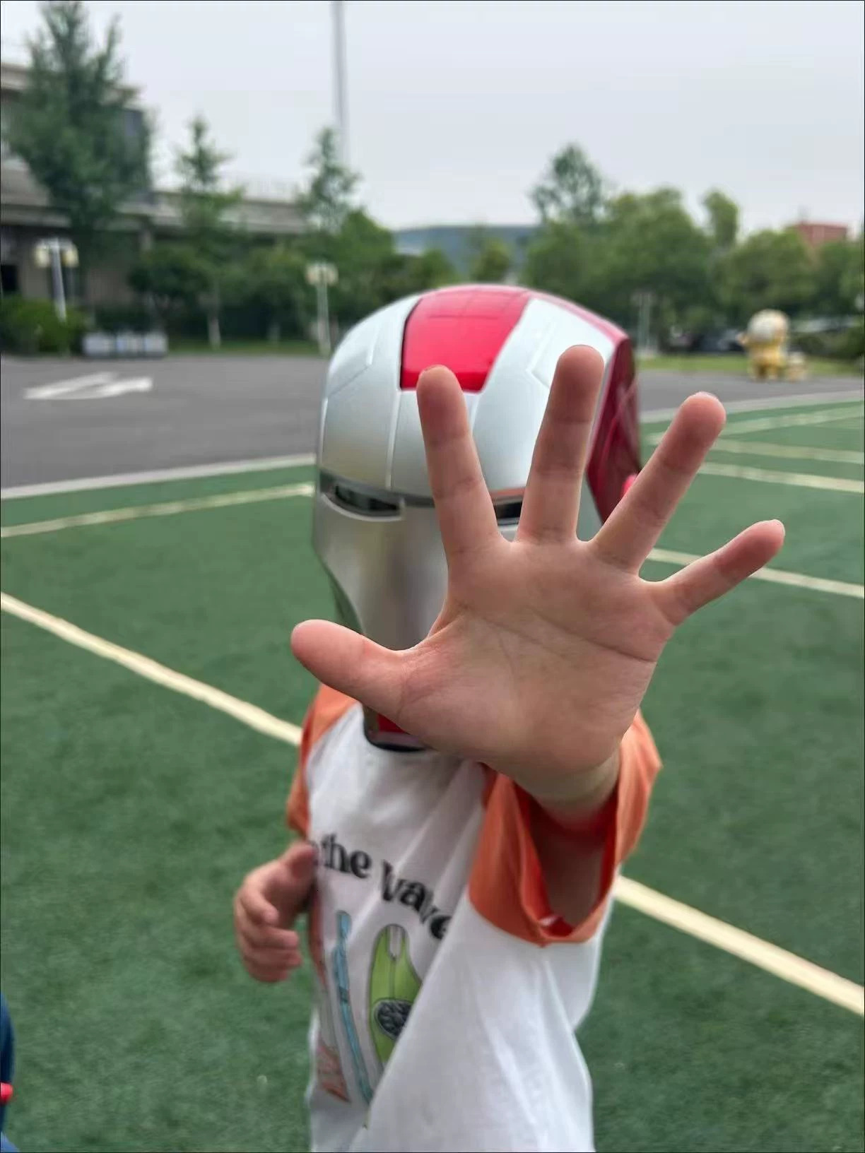 Iron Hero MK 5 Wearable Helmet Voice Touch Control Realistic Sound Effects Can Cosplay Collectible Figures for Man and Teen Ideal Gift Gold - view 7
