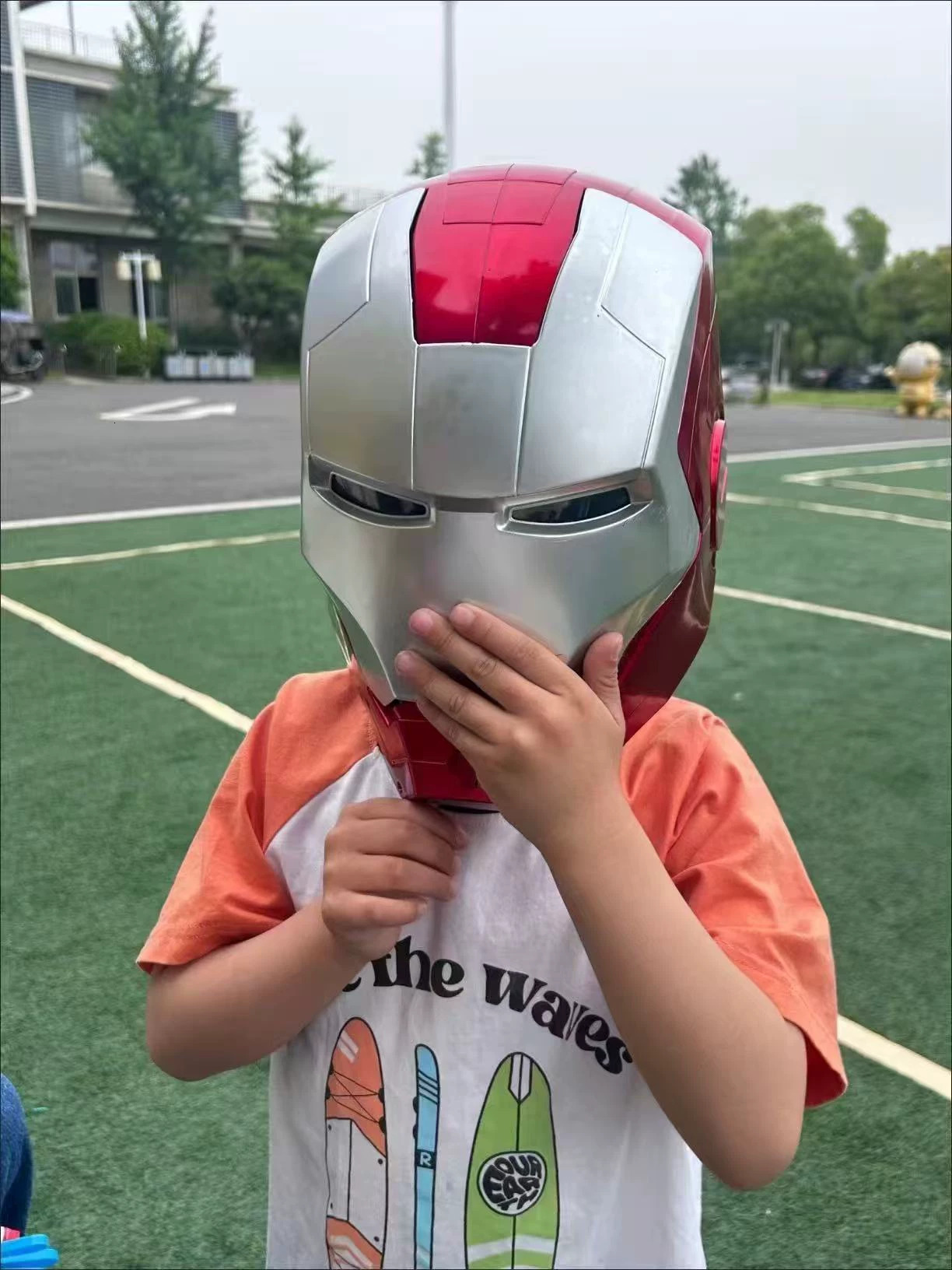 Iron Hero MK 5 Wearable Helmet Voice Touch Control Realistic Sound Effects Can Cosplay Collectible Figures for Man and Teen Ideal Gift Gold - view 6