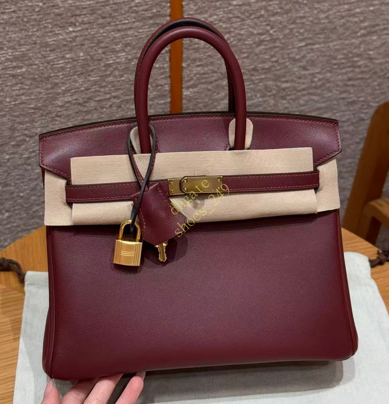 Top Borsa Di Design Di Lusso Borse Di Lusso Per Donna Borse Ricamate Nere Borsa Con Patta Di Alta Qualità Da 20 Cm Confezione Regalo Di Design Borse-image