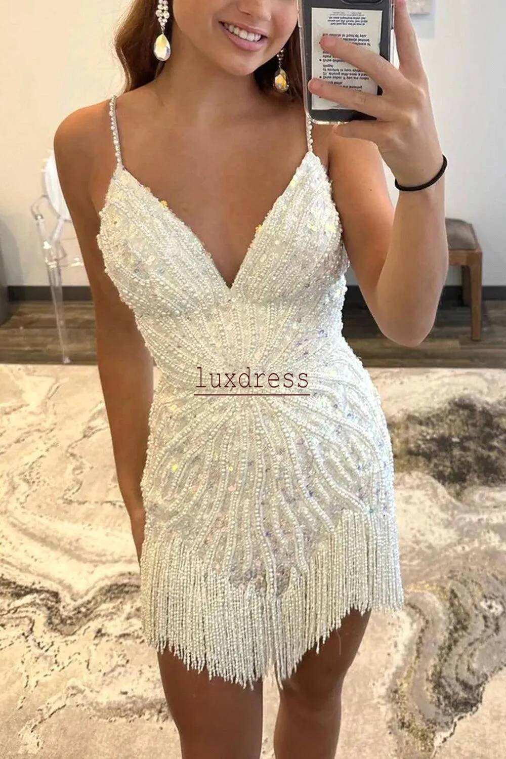 Luxdress Sparkly White Beaded Mini Short Cocktail Dresses With Tassels Fringes Sexy Spagehtti Straps Backless Sheath Homecoming Graduation Party Prom 