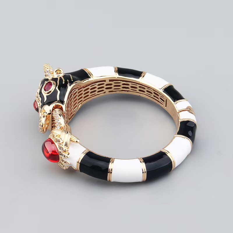 Creative Fashion Zodiac Ox Open Bracelet Black and White Striped Elegant Women's Animal Bracelet New Wholesale1 - view 5