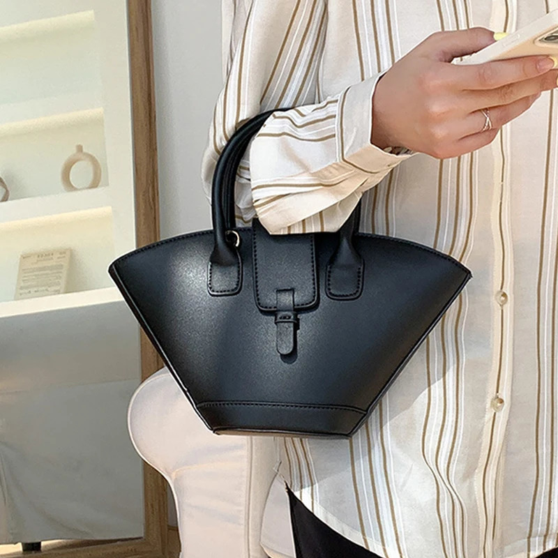 Bags for Women Korean Casual Large Capacity Retro Fan Shaped Tote Bag n Sense Handbag Personalized Versatile Crossbody Bag 260910 - view 3
