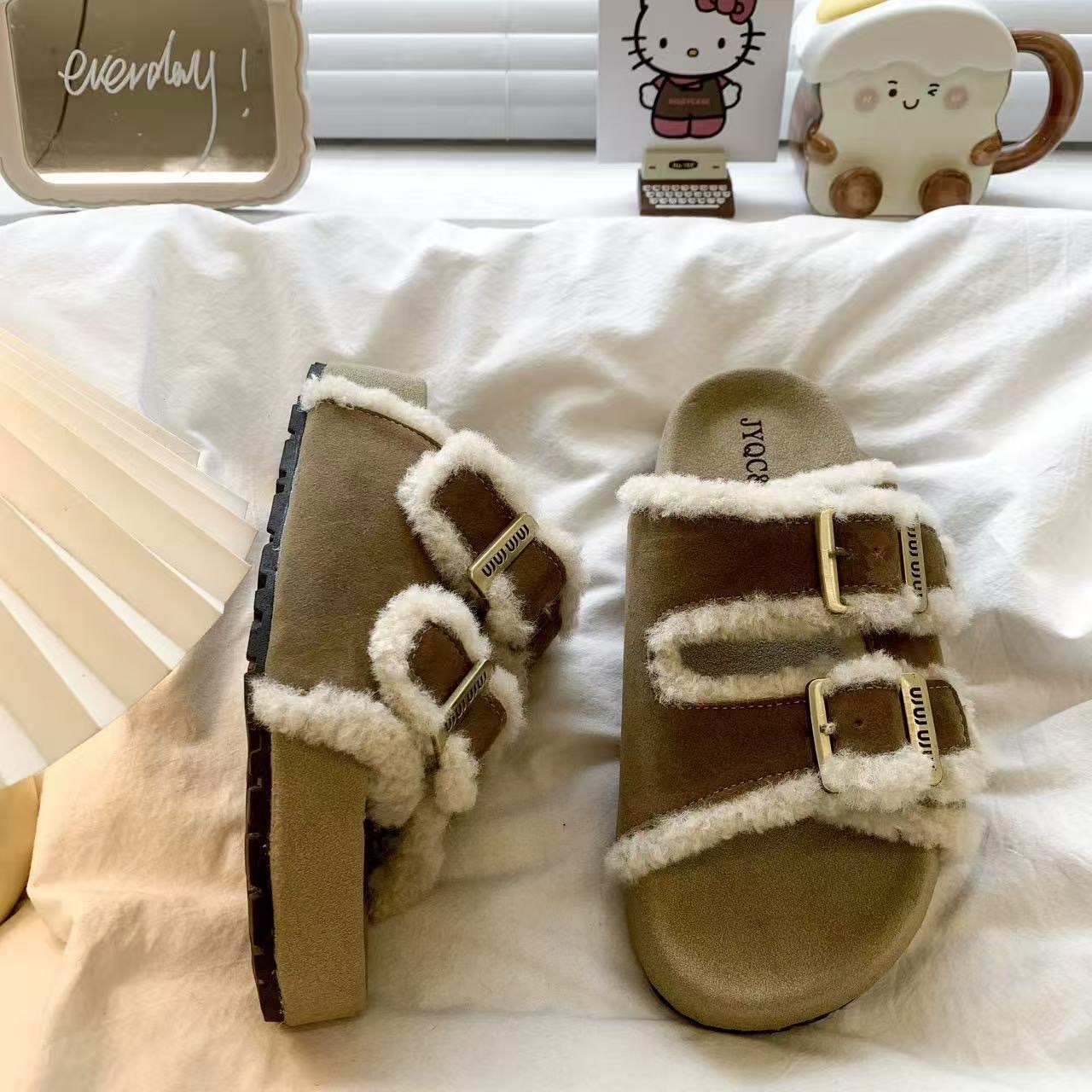 Luxury Designer Naew Free Shipping Designer For Womens Sandals Brown Khai Fashionable And Versatile Winter Warm Flat Slippers - view 4