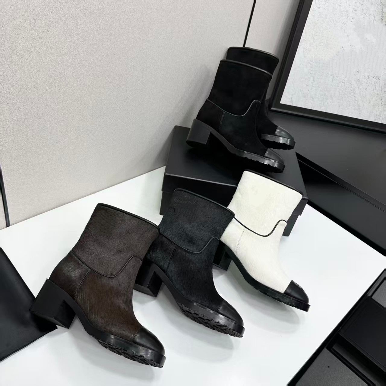 Must-Have Primavera/Estate: Versatili Stivali In Pelle Amati Dalle Celebrità Influencer-image