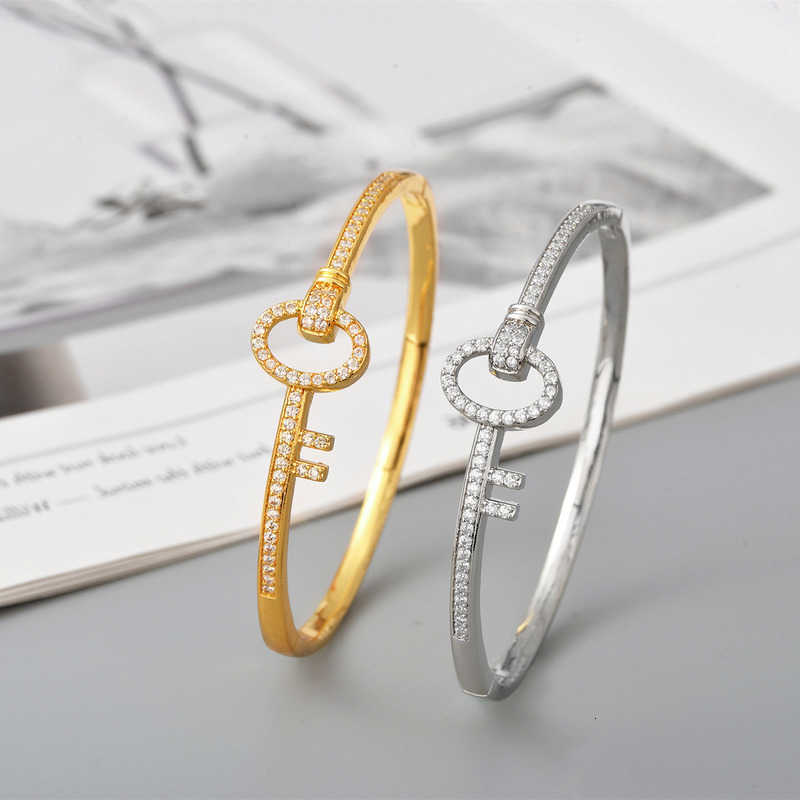 Rivetto Squisito Leggero Freccia Torsione Doppia Freccia A Forma Di Serpente Zircone Multiforma Intarsiato Per Donna S2609155C93-image