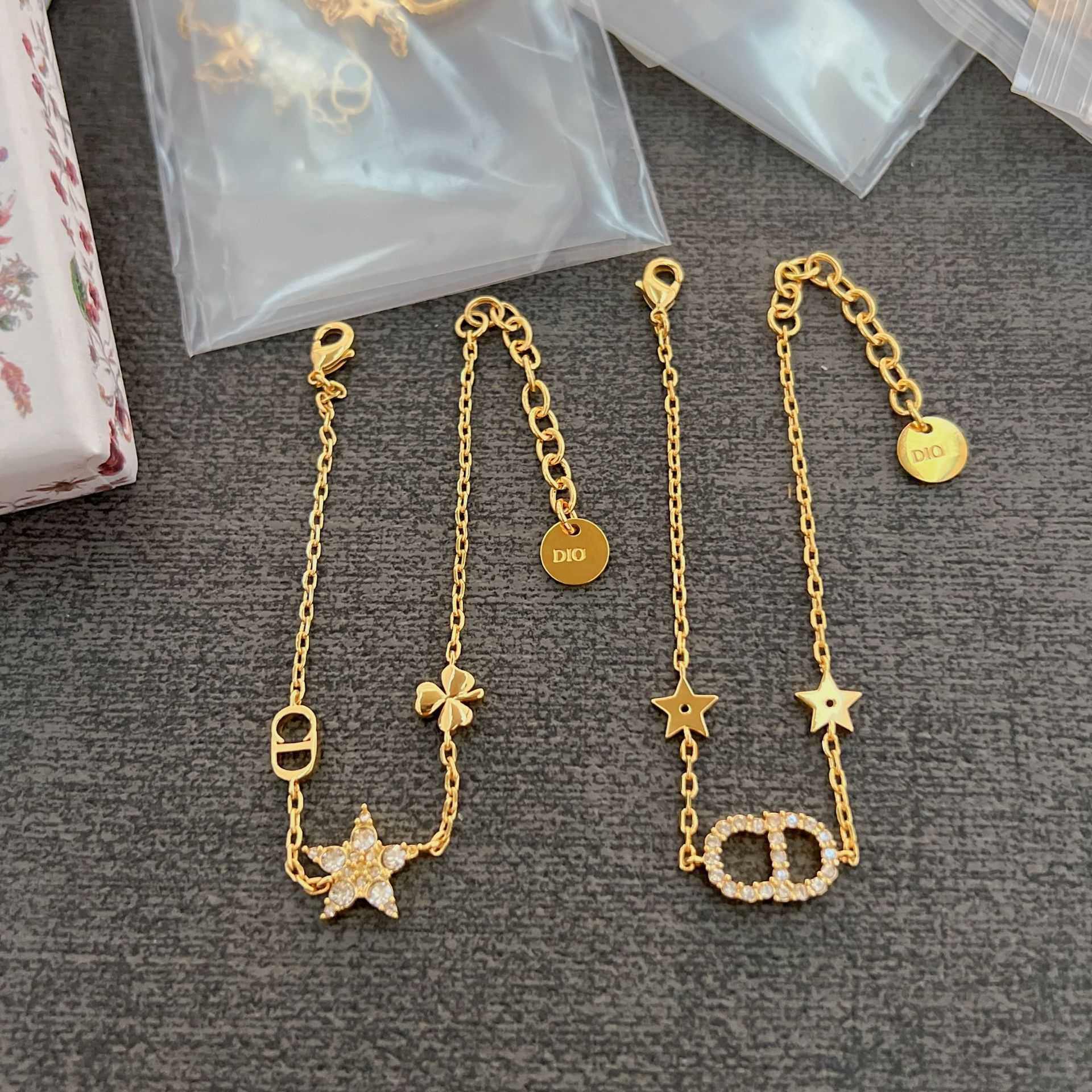 Bracciale Intarsiato Con Diamanti Catena Alla Clavicola Stella Alla Moda Di Alta Qualità Elegante-image