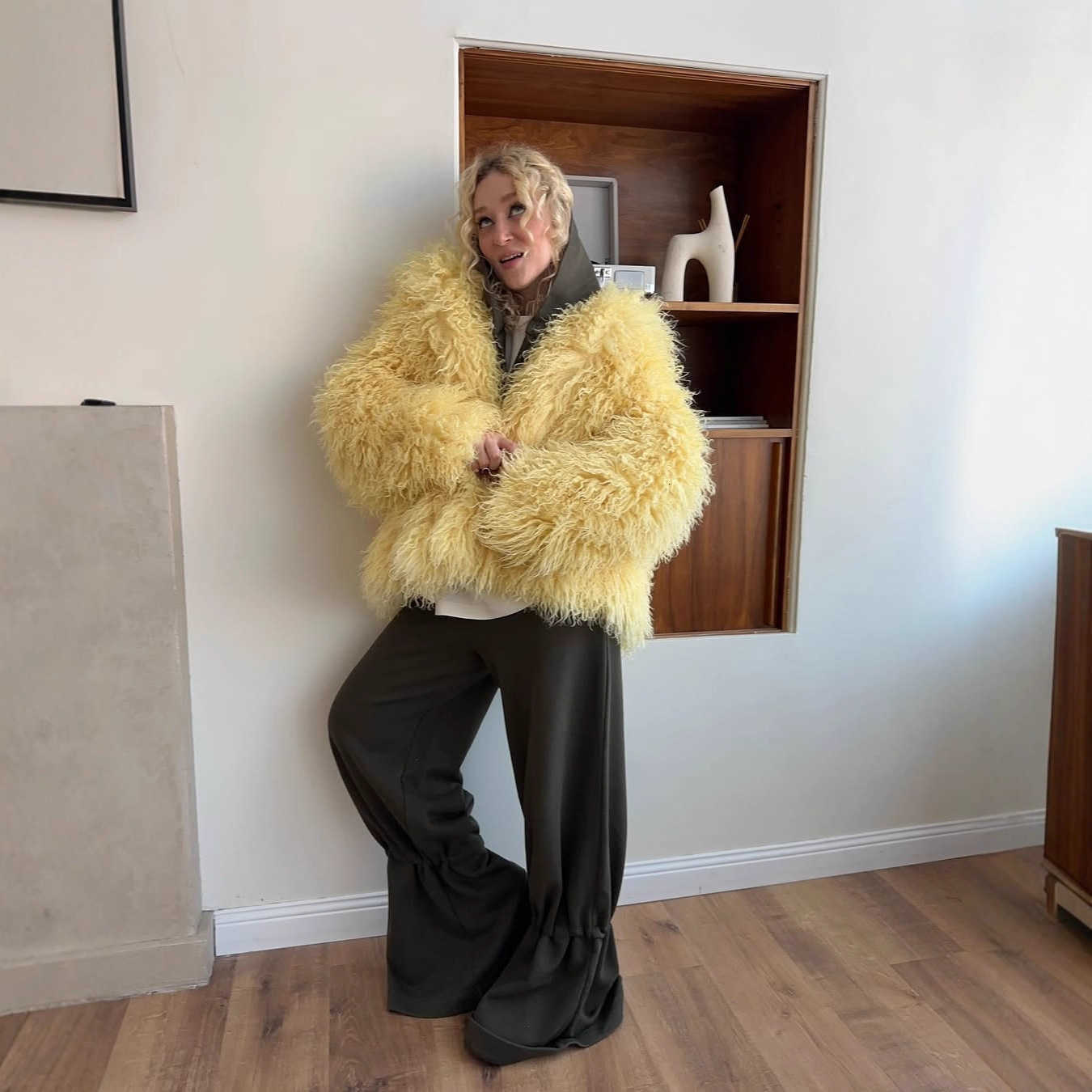Fur-like plush coat with European style,imitation fur, eco-friendly fur coat for women, oversized outfit top D260922 - view 3