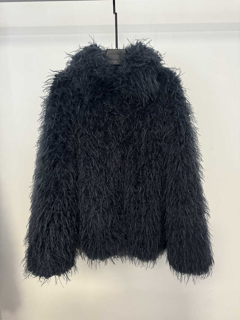 Fur-like plush coat with European style,imitation fur, eco-friendly fur coat for women, oversized outfit top D260922 - view 8