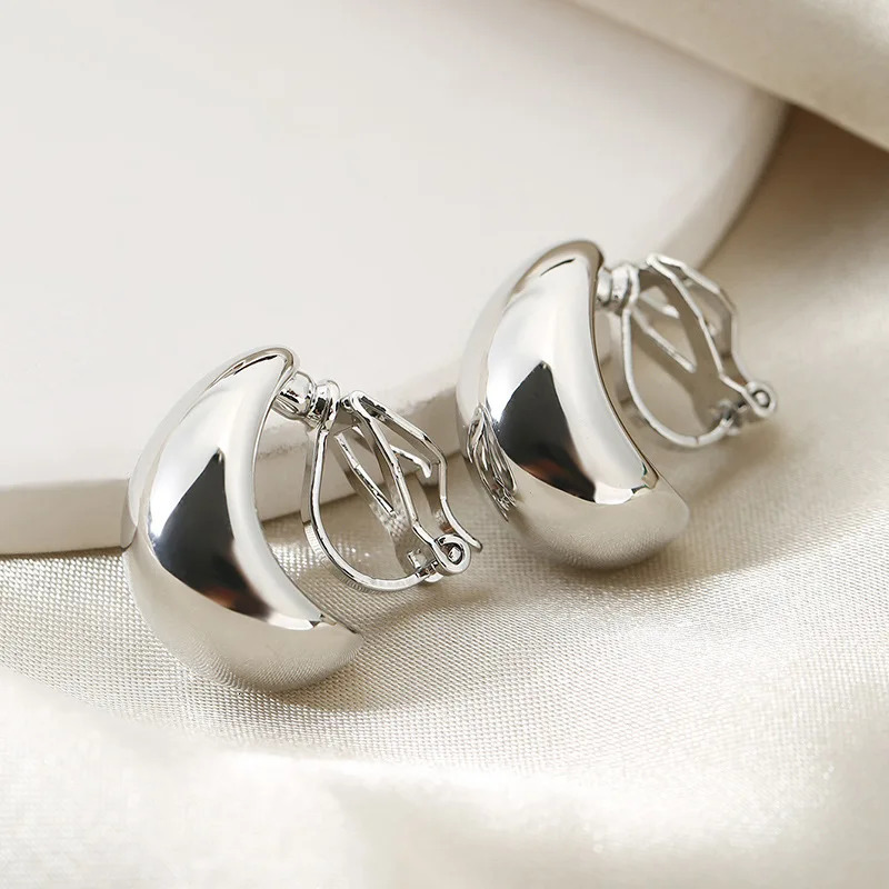 French Light y Droplet Shaped Ear Clip with No Holes High Grade Simple and Smooth Female Earrings Accessories 260910 - view 4