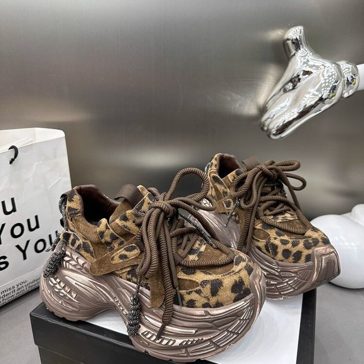 Leopard print sneakers for women, 2026 autumn new vintage suede platform thick-soled height-increasing casual sports shoes wholesale