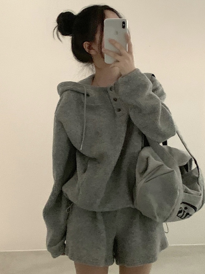 Winter 2025 Women's Casual Loose Overhead Hooded Top And Shorts Two-Piece Set Chic Style Fashionable Ensemble for Adults