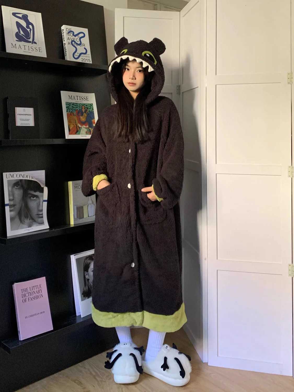 Women's Sleep Lounge Adult Kigurumi Toothless Dragon Onesie Pajamas Cosplay Costume Robes Anime Nightgown Halloween Cartoon Sleepwear Slipper H26 - view 7