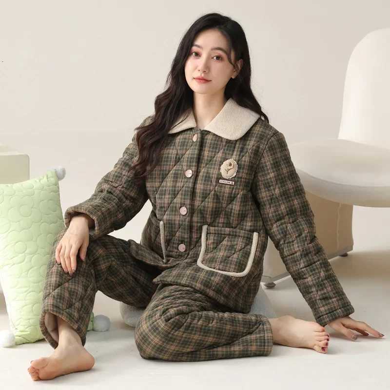 Sleep Lounge Women's Thickened Pure Cotton Flannel Sleepwear Women's Winter Home Clothes Set Plaid Three-Layer Quilted Woven Cotton Pyjamas  - view 3