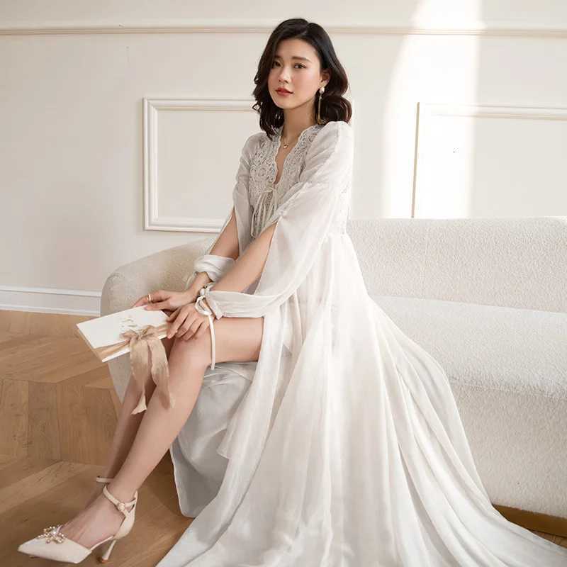 Lounge Women's Sleep Luxury Trail Bride Wedding Robe Nightgown French Elegant Kimono Bathrobe Gown Sleepwear Women Sexy Lace Perspective Home Dre