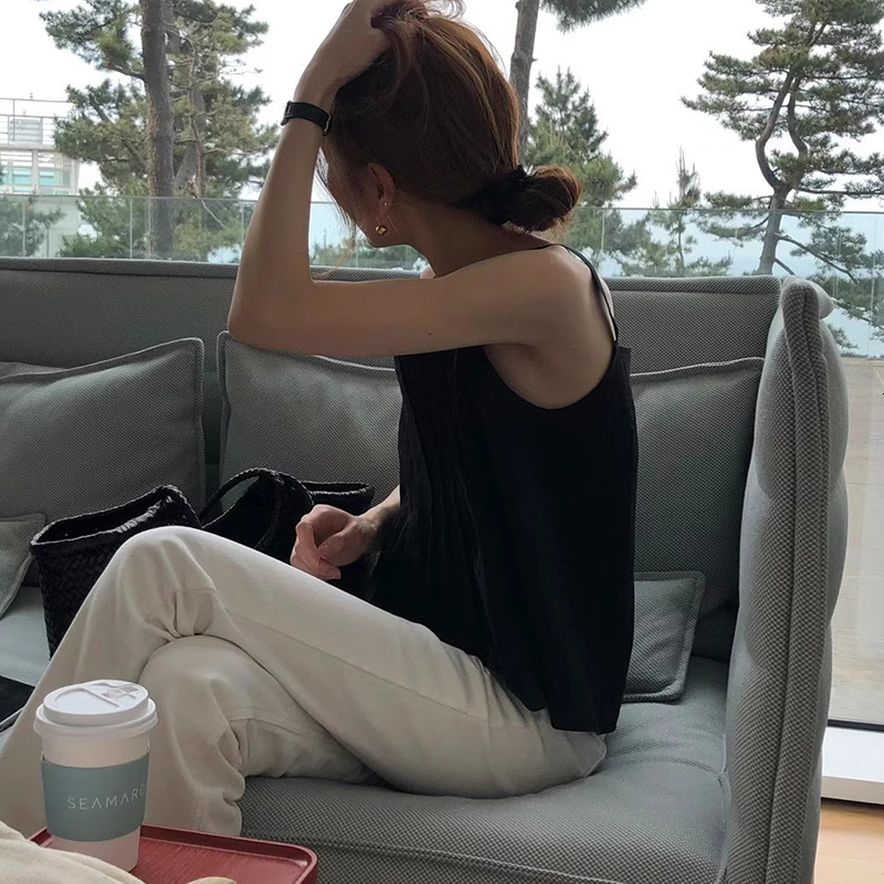 Black Sleeveless Pleated Square Collar Strap Vest Women's Summer 2026 New Short Versatile Unique Top Commute Style Pure ... - view 4