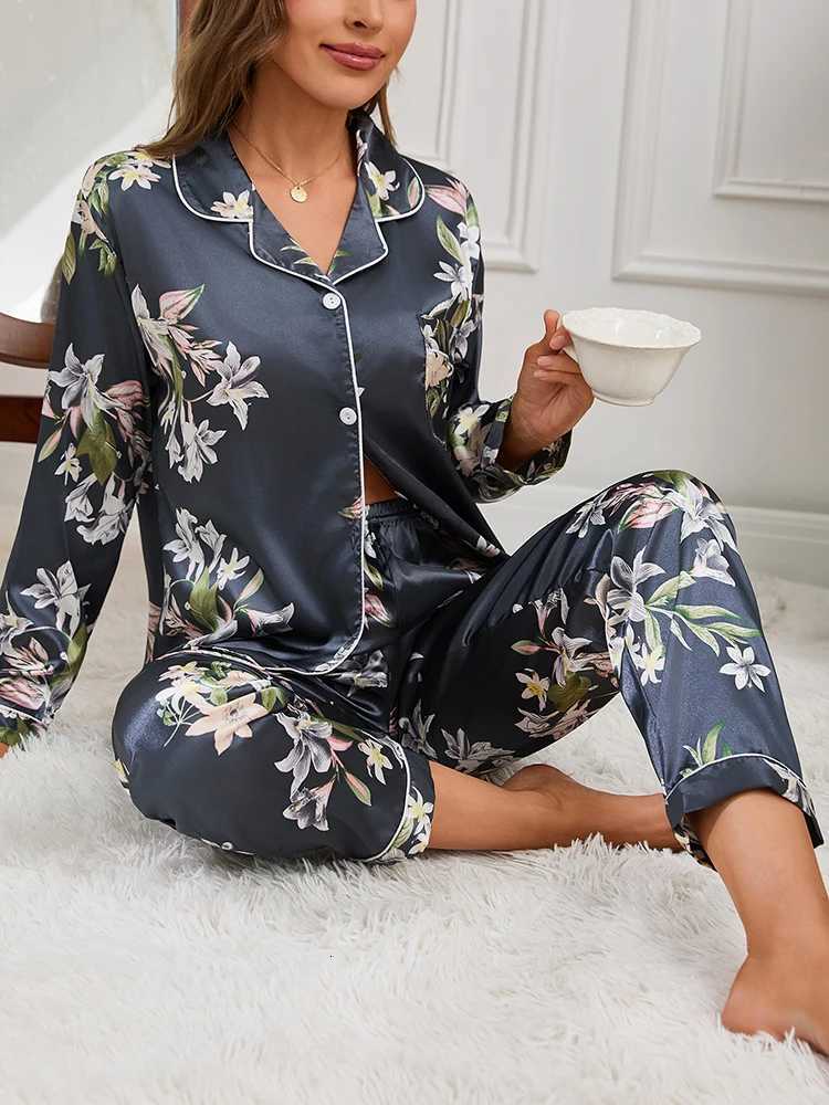 Women's Sleep Lounge Women's Cartoon Print Pajama Set Short Sleeve Top Long Pants Soft Comfortable Sleepwear for Ladies Homewear Pijama H260
