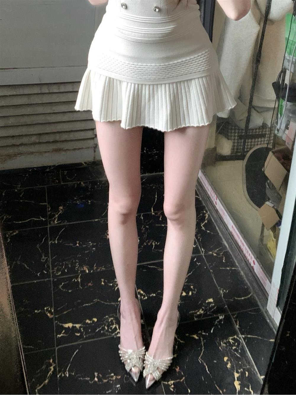 Sexy Slim Fit Vest Top Women's High Waist Pleated Short Skirt Sleeveless Button Knitted Set Fashionable Casual Work Outfit - view 6