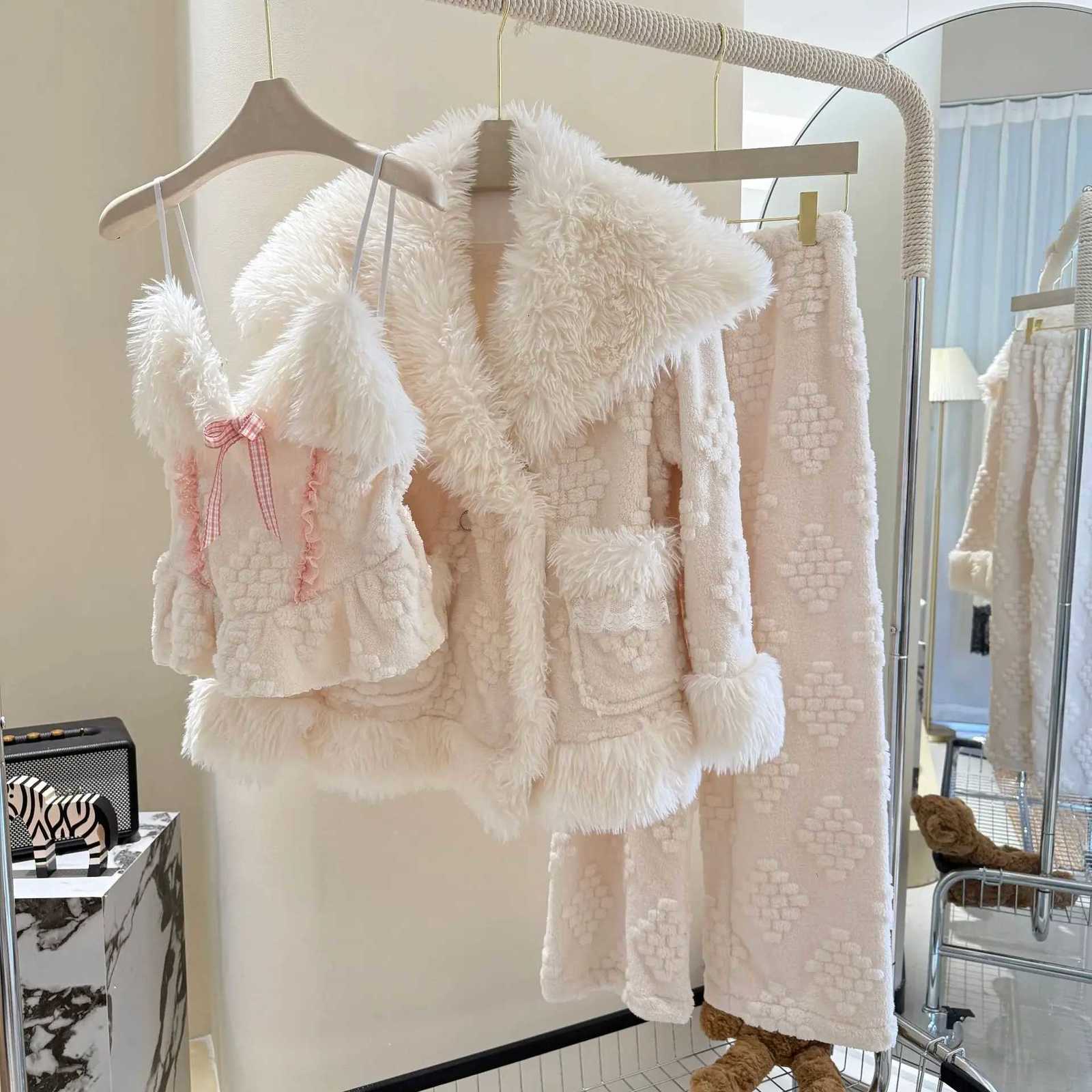 Lounge Women's Sleep Autumn Winter 3PCS Pajamas Set Women Coral Fleece Pijamas Suit Intimate Lingerie Flannel Sleepwear Home ClothesC260924