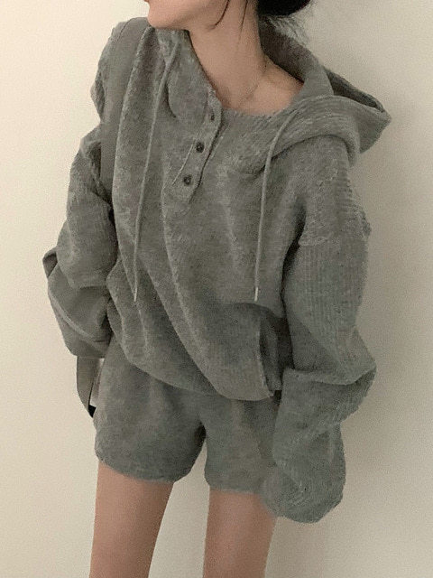 Winter 2025 Women's Casual Loose Overhead Hooded Top And Shorts Two-Piece Set Chic Style Fashionable Ensemble for Adults - view 4
