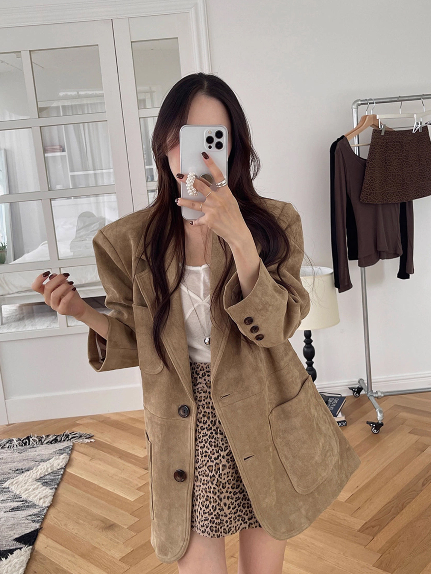 Chic Autumnal Loose Casual Double Pocket Long Sleeve Color Suede Jacket Women's Fashionable Commute Style Outerwear - view 6