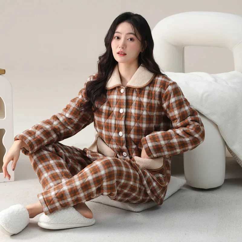 Sleep Lounge Women's Thickened Pure Cotton Flannel Sleepwear Women's Winter Home Clothes Set Plaid Three-Layer Quilted Woven Cotton Pyjamas  - view 4