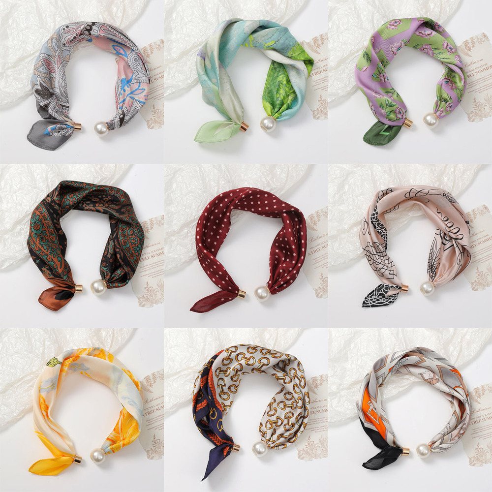 Designer Womens Small Satin Neck Scarf With Pearl Buckle Printed Square Scarves High Quality Neck Warmer Elegant Decorative Neck Band For Daily Bag