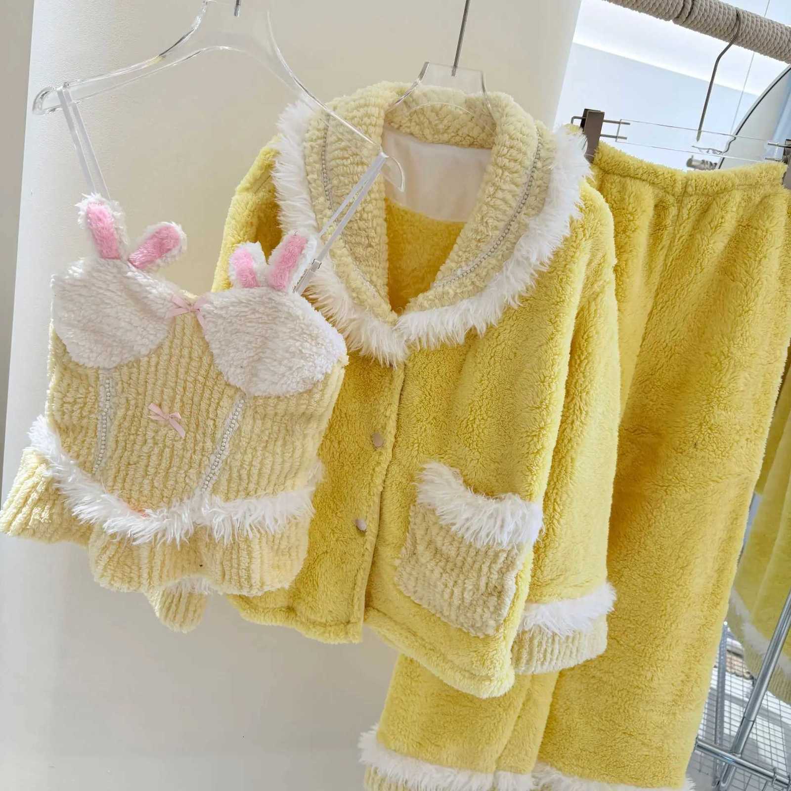 Lounge Women's Sleep Yellow Flannel Sexy Pajama 3Pcs Robe Set Sleepwear Autumn Winter Coral Fleece Sleepwear Casual Home Clothes LoungewearC26092