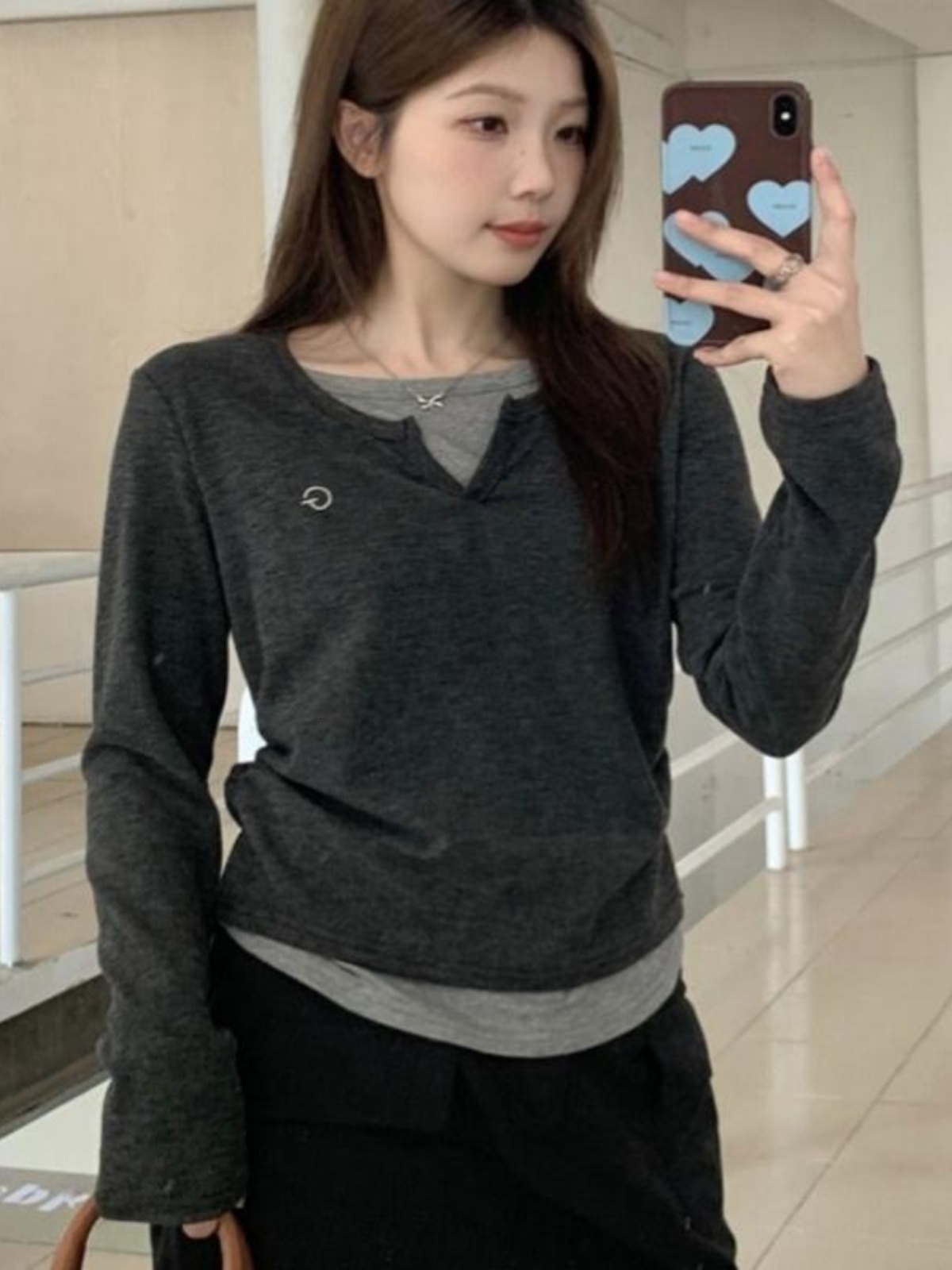 Women's Long Sleeve T-Shirt Inner Wear Slim Fit Base Shirt Spring Autumn High Sensation Commute Style Korean Version V-neck - view 3