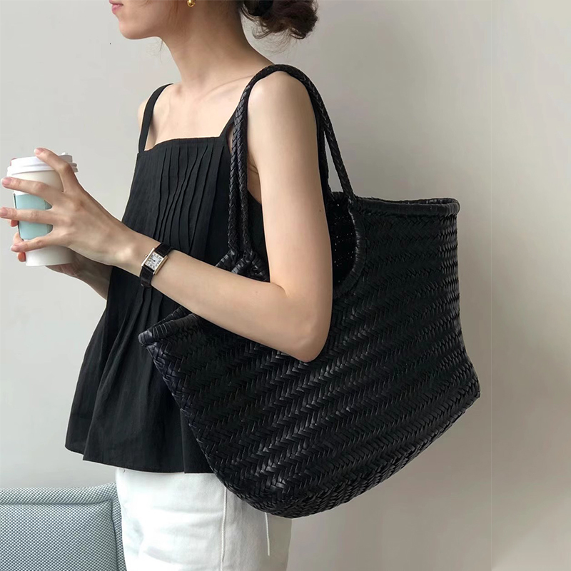 Black Sleeveless Pleated Square Collar Strap Vest Women's Summer 2026 New Short Versatile Unique Top Commute Style Pure ... - view 3