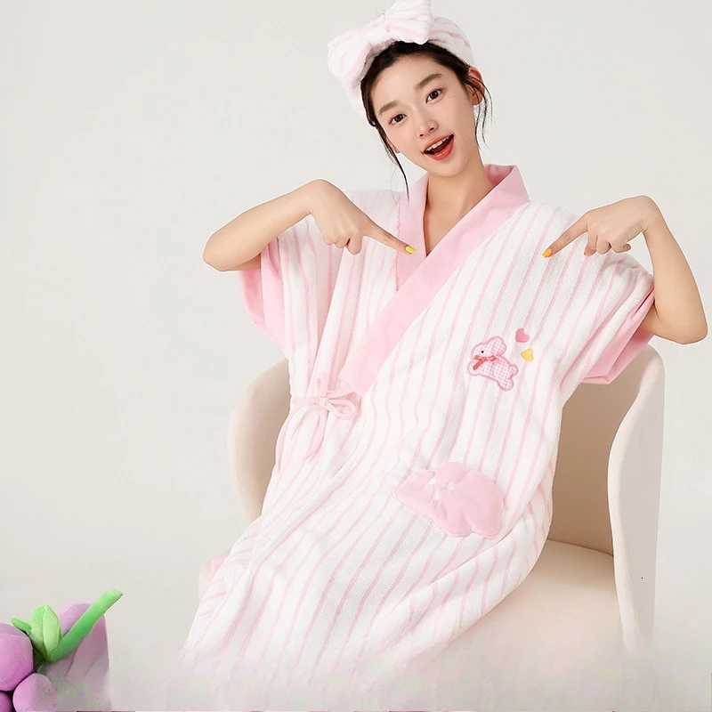 Lounge Women's Sleep New Women's Bath Robe Coral Fleece Autumn/Winter Strapless Robe with Cartoon Embroidery Tube Top Style Adult Home Bathr