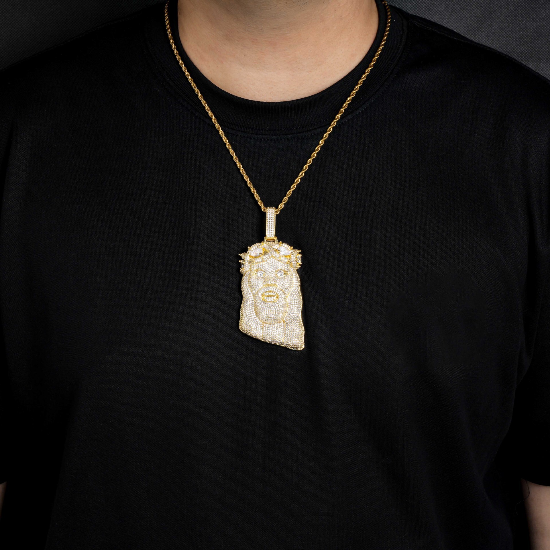Personalized Hip Hop Jewelry 3 Colors Available Solid Back Bling Moissanite Iced Out Moissanite Spike Head Pendant Necklace for Men - view 4
