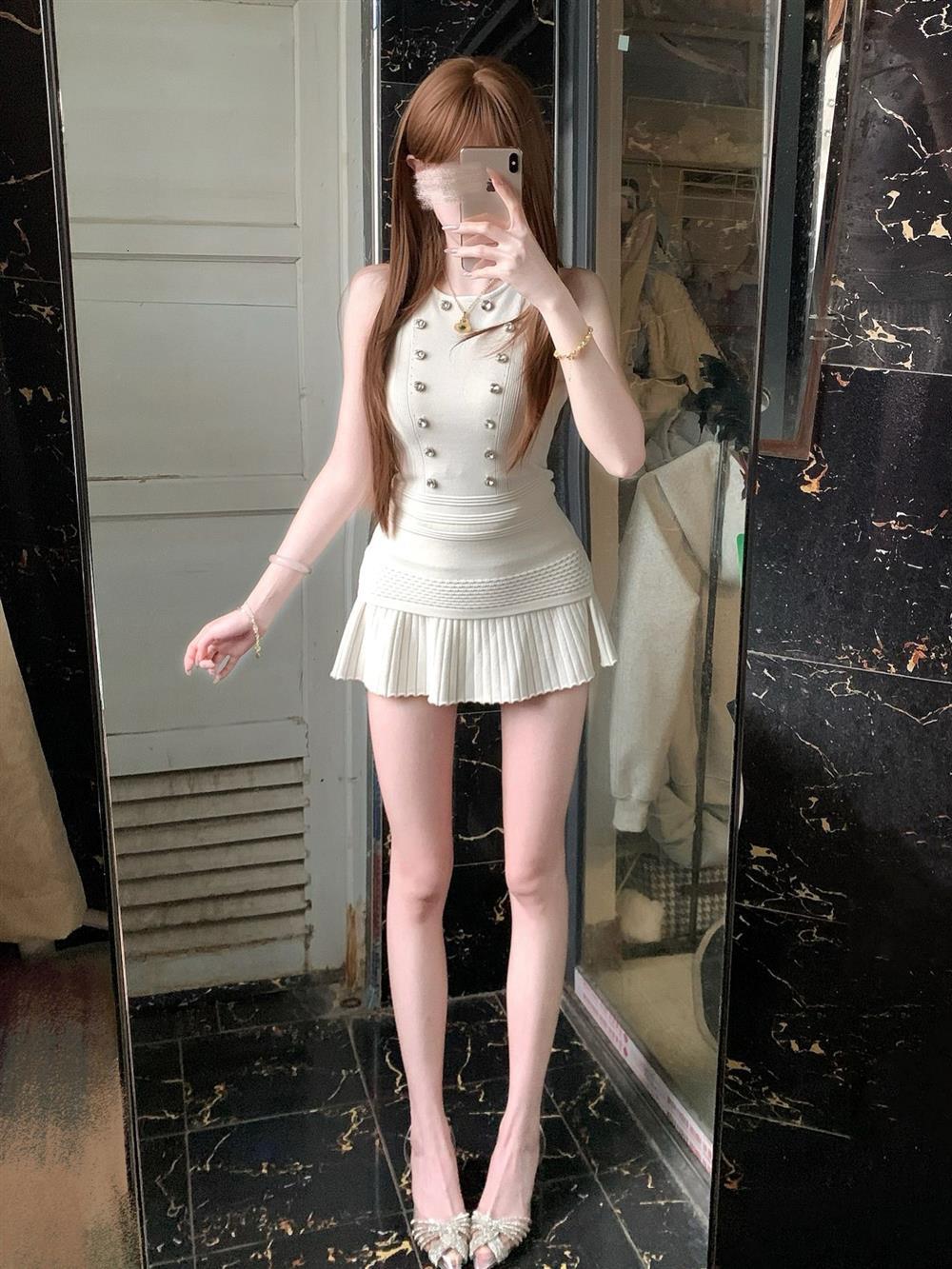 Sexy Slim Fit Vest Top Women's High Waist Pleated Short Skirt Sleeveless Button Knitted Set Fashionable Casual Work Outfit - view 4