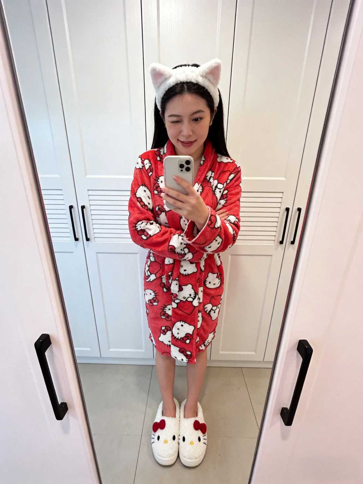 Lounge Women's Sleep Hello Kitty flannel red bathrobe cute cartoon anime Y2K creative gift best friend outfit theme party outfitC260924 - view 7