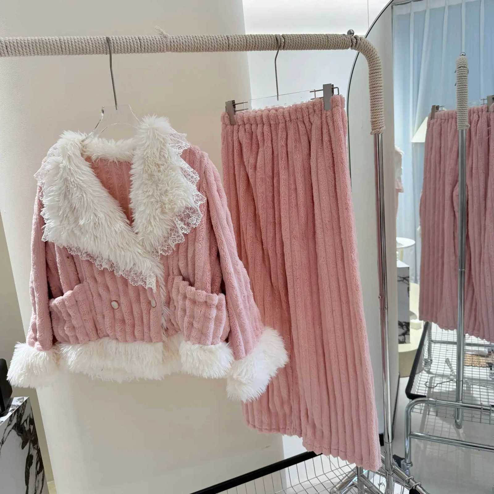 Sleep Lounge Women's Sweet Thick Coral Fleece Pink Sleepwear Winter Women's Pajamas French Style Home Clothes Set Warm Pijama Can Be Worn Ou - view 6