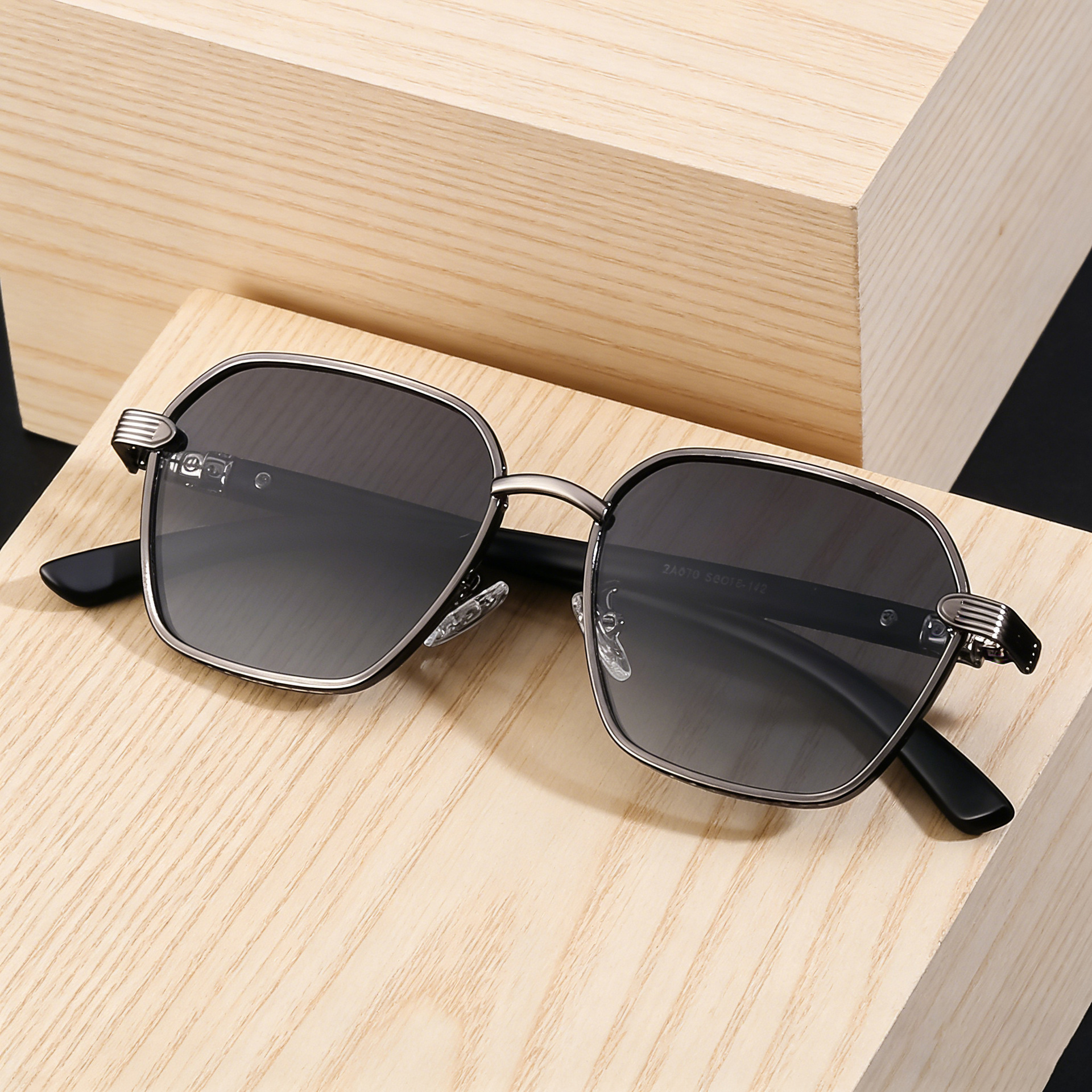 Luxury Fashion Designer Sunglasses 2026 New Retro Imitation Wood Grain Mirror Leg Men's Outdoor Driving Square Frame Sunglasses Men Shades - view 4