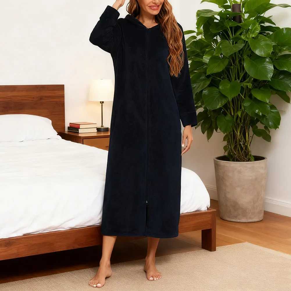 Sleep Lounge Women's Women's warm fleece full zip robe with pockets Thick fleece homewear Soft flannel for cold weather relax After-bath com - view 3