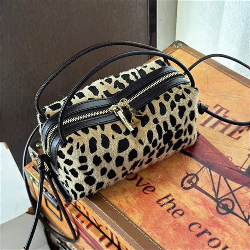 2026 Autumn Premium PU Leather Fashion Versatile Square Box Bag Womens Leopard Print Crossbody Purse 260924