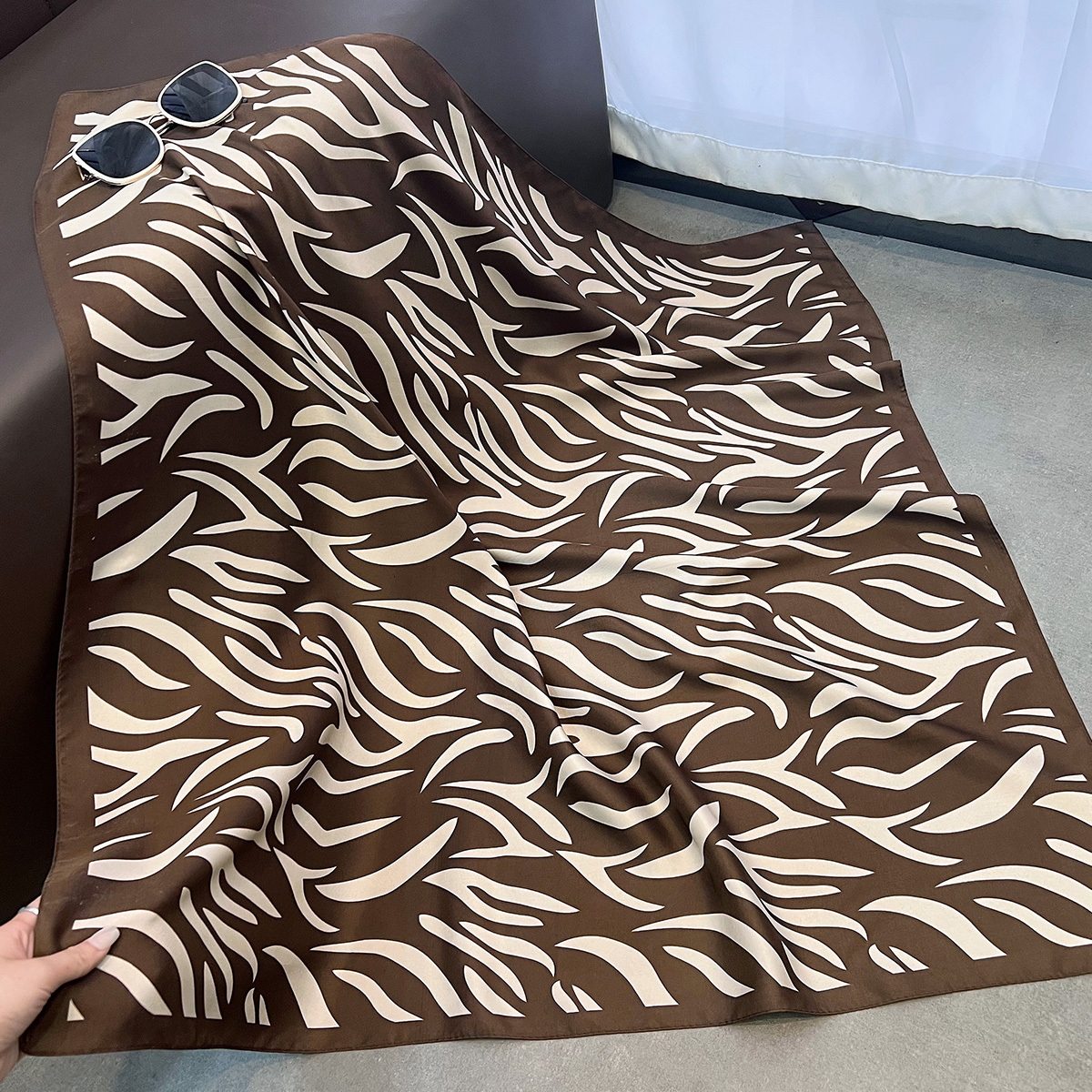 European and American style animal print silk 90CM twill women's shawl dual-use versatile light luxury elegant fashion square scarf - view 4