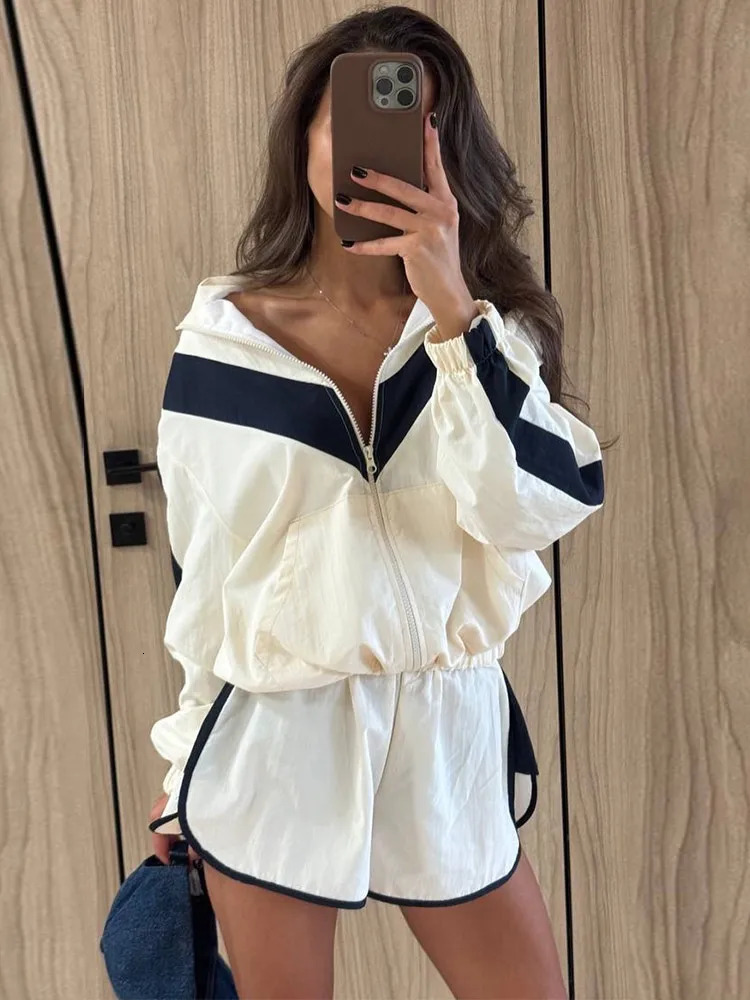 Casual Color Block Zip Up Two Piece Set Women Long Sleeve Stand Collar Cropped Jacket High Waist Shorts 2026 Spring Summer Suit 260924