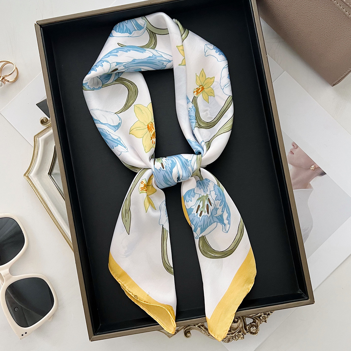 2026 Summer New Lightweight Floral Neck for Women, Youthful Accessory, Hair Tie, Bag Decoration, Silk Scarf