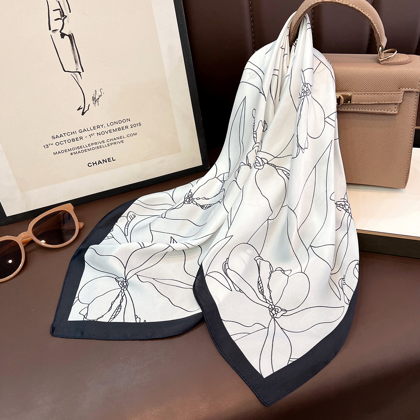 Small square women's suitable for spring, autumn, and summer, can be paired with shirts, decorative neck scarf, versatile, protects the neck, thi - view 3
