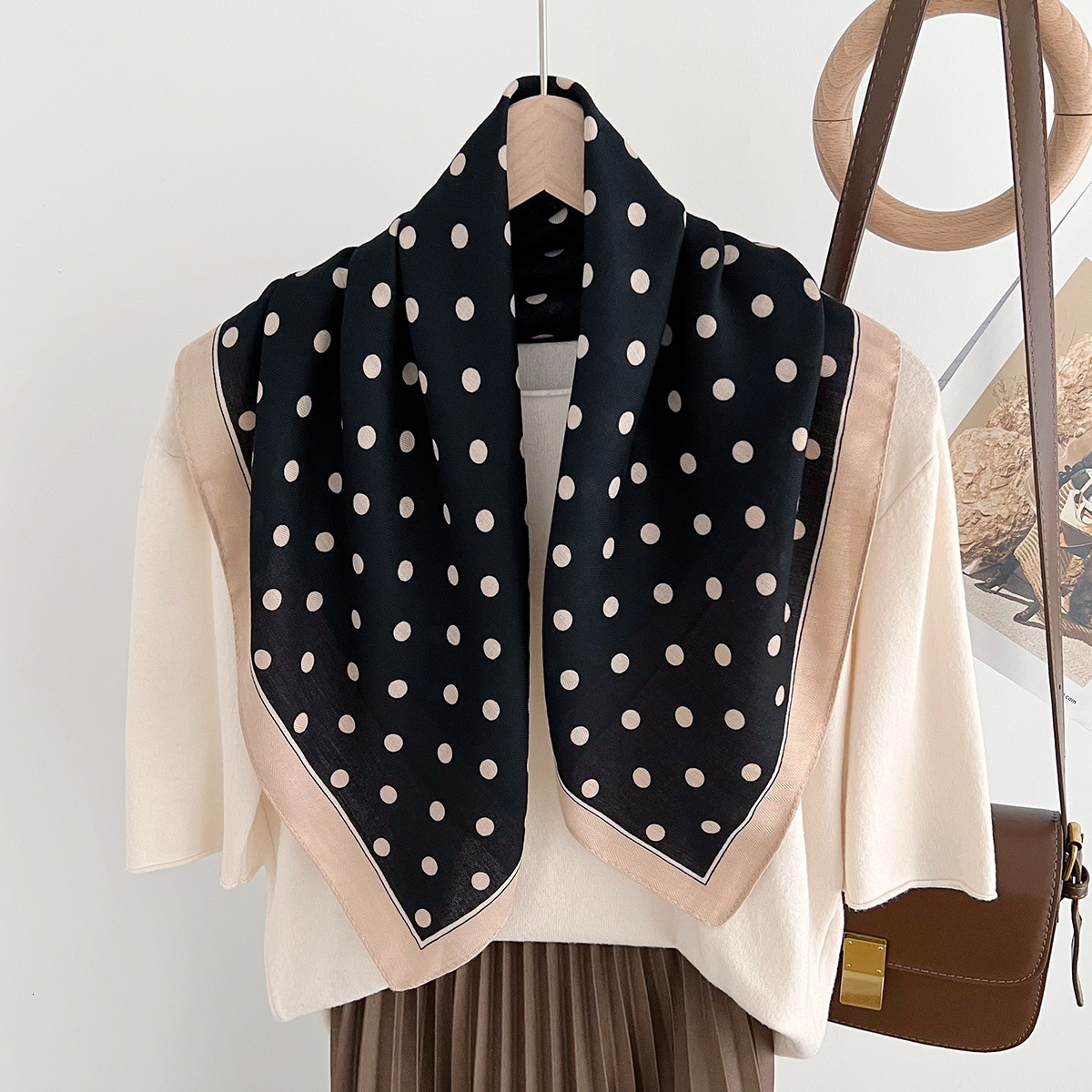 Korean-style fashion simple black and white polka dot silk 65CM herringbone pattern small square neck protector decorative shirt scarf