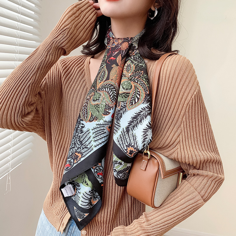 2026 Spring New Collection: Elegant Korean-style Twill with Stylish Floral Print for Women, Decorative Neck Scarf - view 3