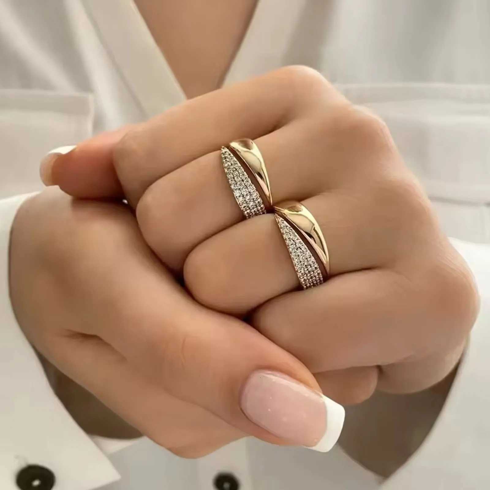 Gold 18 K Band Rings Plated Sun Rings for Women Natural Stone Inlaid in Hollow Metal Texture Ring Trendy Jewelry N260924