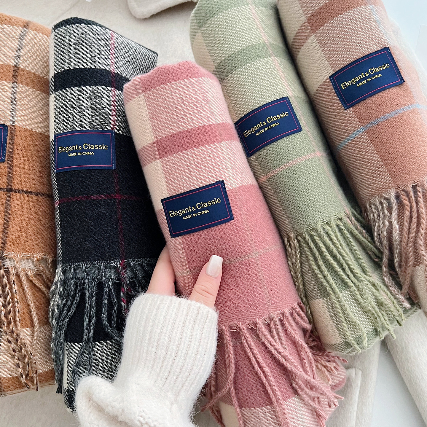 Clearance sale: Winter Korean-style classic striped plaid fringed scarves shawls, versatile for travel, thick and warm, wholesale