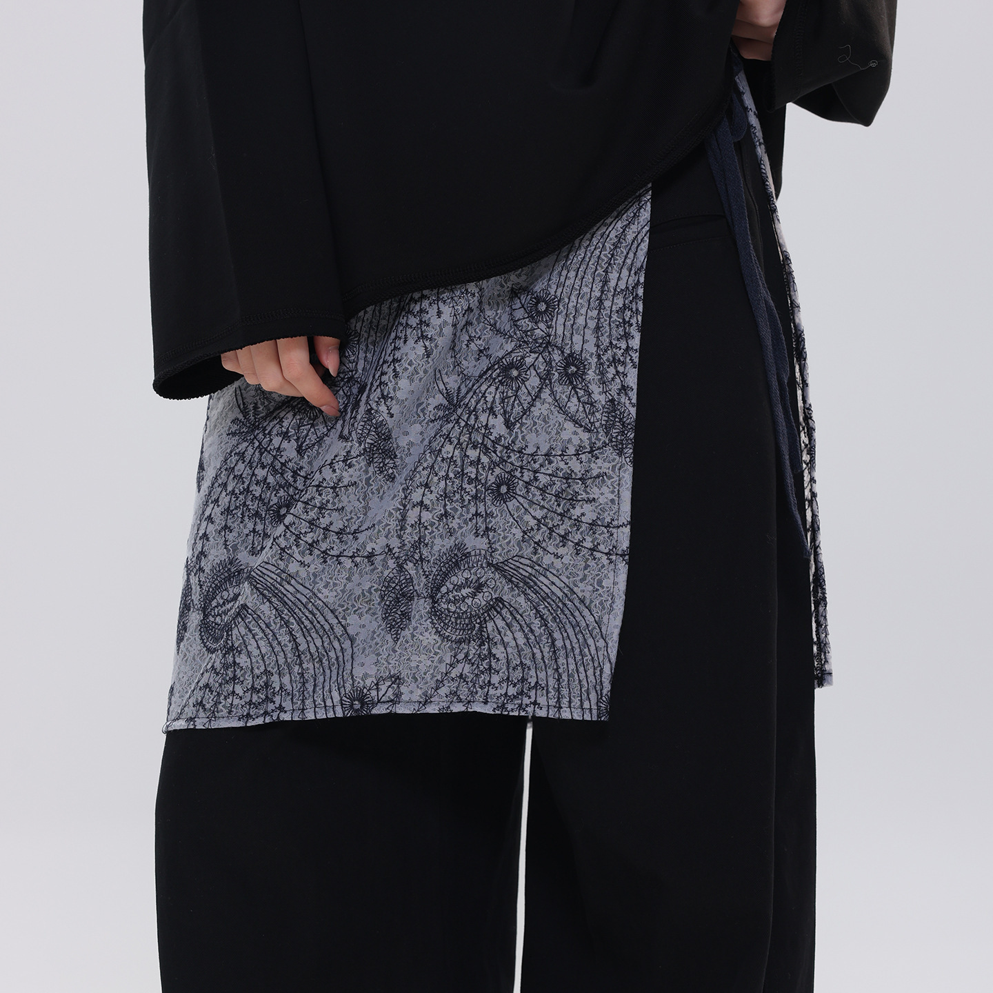 Korean-style fashion lace-up skirt for women, 2026 new model, high-end look, paired jeans and layered with a waist accessory - view 4