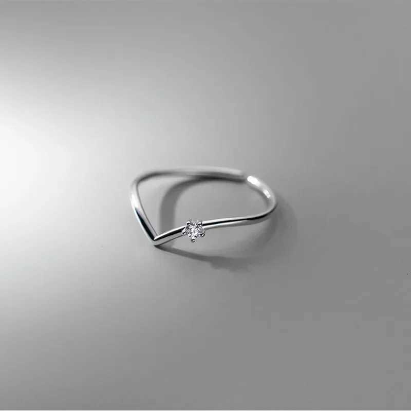Rings New Fashion Simple Band Single Circle V-shaped Thin Rings For Women Crystal Zircon Summer Open Ring Accessory Female Daily Ring Gifts N260924 - view 3